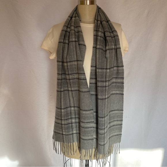 Pure cashmere men’s grey plaid woven and fringed scarf. EUC - Picture 2 of 6